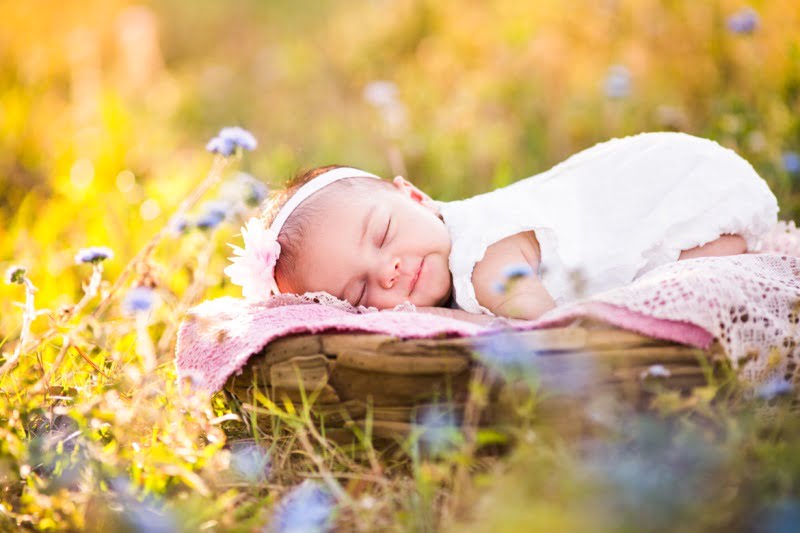 8 lợi ích tuyệt vời từ việc tắm nắng cho trẻ sơ sinh